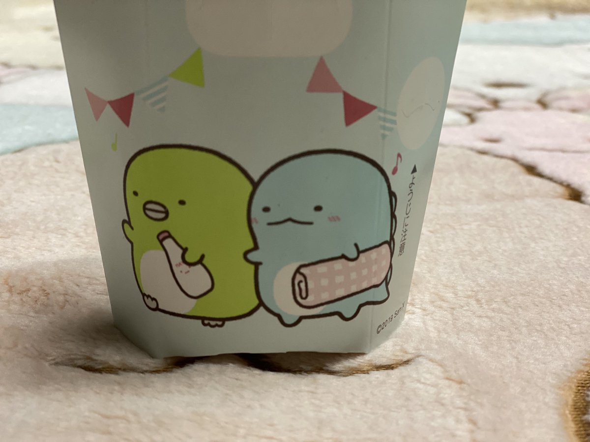 tokage1188's tweet image. #ほっかほっか亭
#すみっコぐらし弁当
#冬のすみっコぐらしキャンペーン
#すみっコぐらし
#すみ活

からあげ格闘終了！！

とおくても
すみっコあいで
きょうもいく