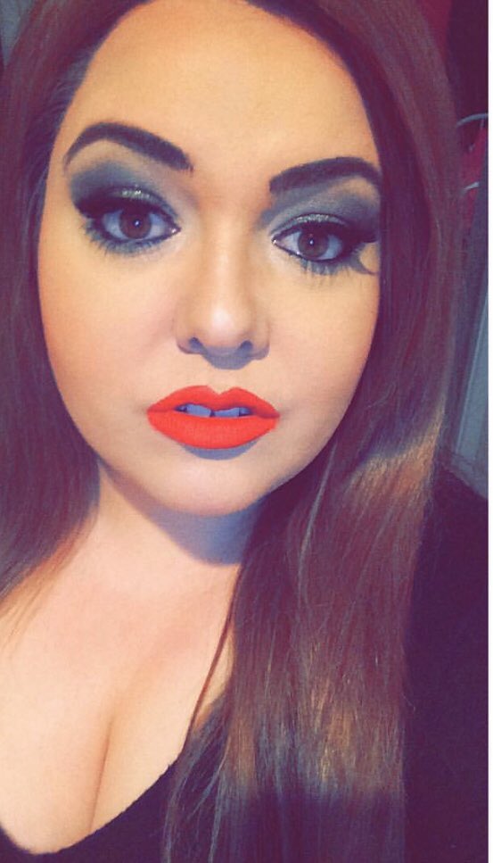 QueenNemesis2's tweet image. Happy Monday little subs/slaves!
Who is going send me reimbursement for my night out last night? I’ll be waiting😌 #findom #findomaus #findomslave