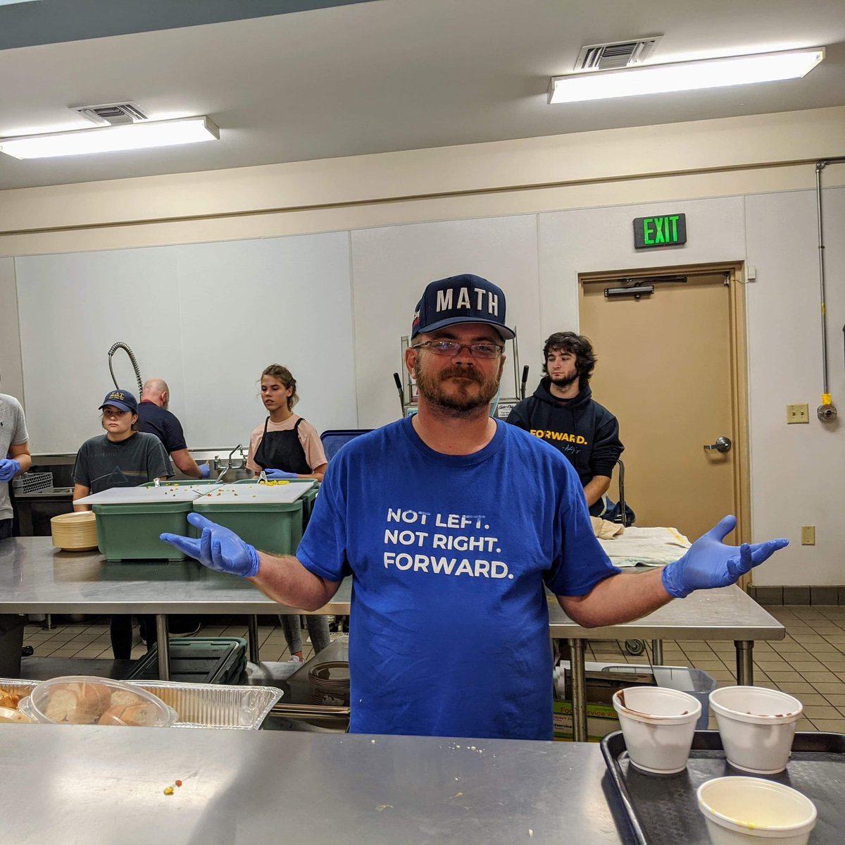 Jess21412's tweet image. #PledgeForHumanity Thank you for everyone who came out to volunteer! It was a great giving back to the community with the Yang Gang #YangGang #AndrewYang #HumanityFirst #TampaBayYangGang