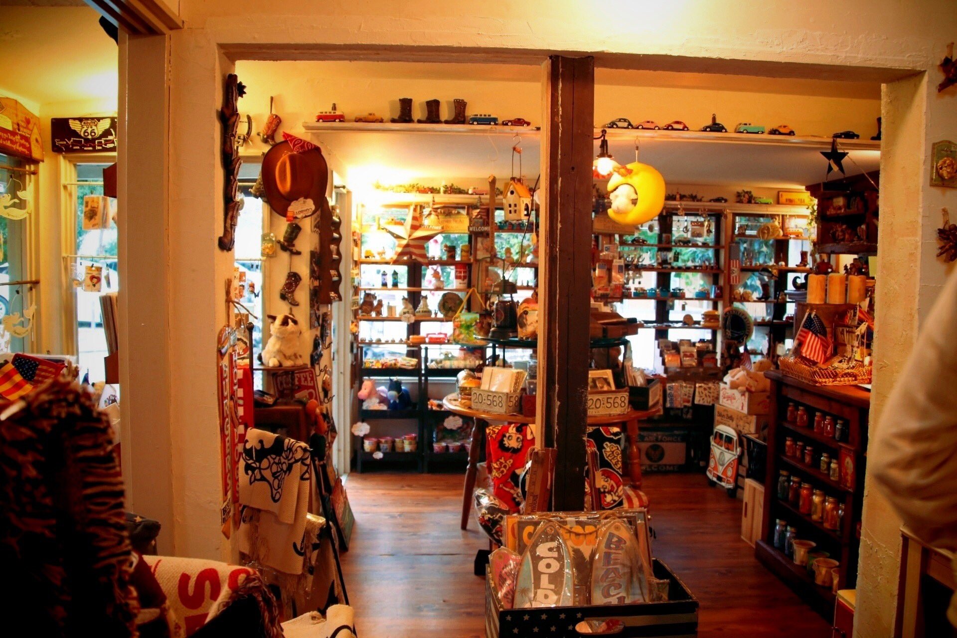 デイリーホテル Ar Twitter ジョンソンタウンの中にある アメリカンな雑貨屋さんmimimom は 店内に沢山のレトロな雑貨が並び 見ているだけでもワクワクしますよ アメリカンな雑貨屋さん Mimimom ジョンソンタウン アメリカ 入間 観光 埼玉県 米軍ハウス