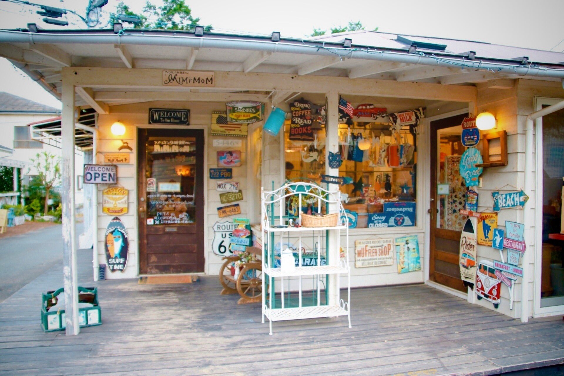 デイリーホテル ジョンソンタウンの中にある アメリカンな雑貨屋さんmimimom は 店内に沢山のレトロな雑貨が並び 見ているだけでもワクワクしますよ アメリカンな雑貨屋さん Mimimom ジョンソンタウン アメリカ 入間 観光 埼玉県 米軍ハウス
