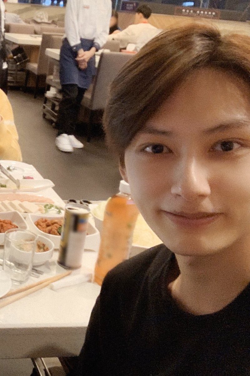 junhui_pic's tweet photo. peek-a-boo https://t.co/tOSdnfQQ78