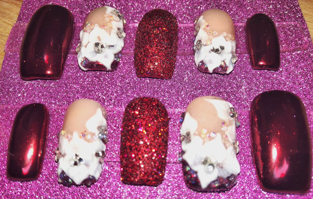 ladycolour's tweet photo. Red pointsettias #pointsettias #christmasnails #christmas #redchrome #redglitternails #redglitter @YourPartyBestie #burlesque @ENailCouture  @swarovski #swarovski #swarovskicrystals #swarovskinails #3d #3dnailart #3dnails #3dnailsart #3dflowernails #3dflowers https://t.co/Ow2xHui4Ej