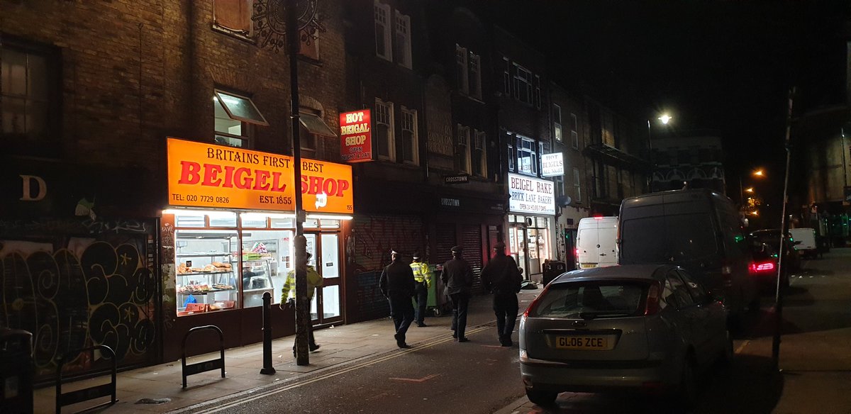 __BlueDevil_'s tweet image. Are you a lefty or a righty? 

Hint: There is only one Right answer.