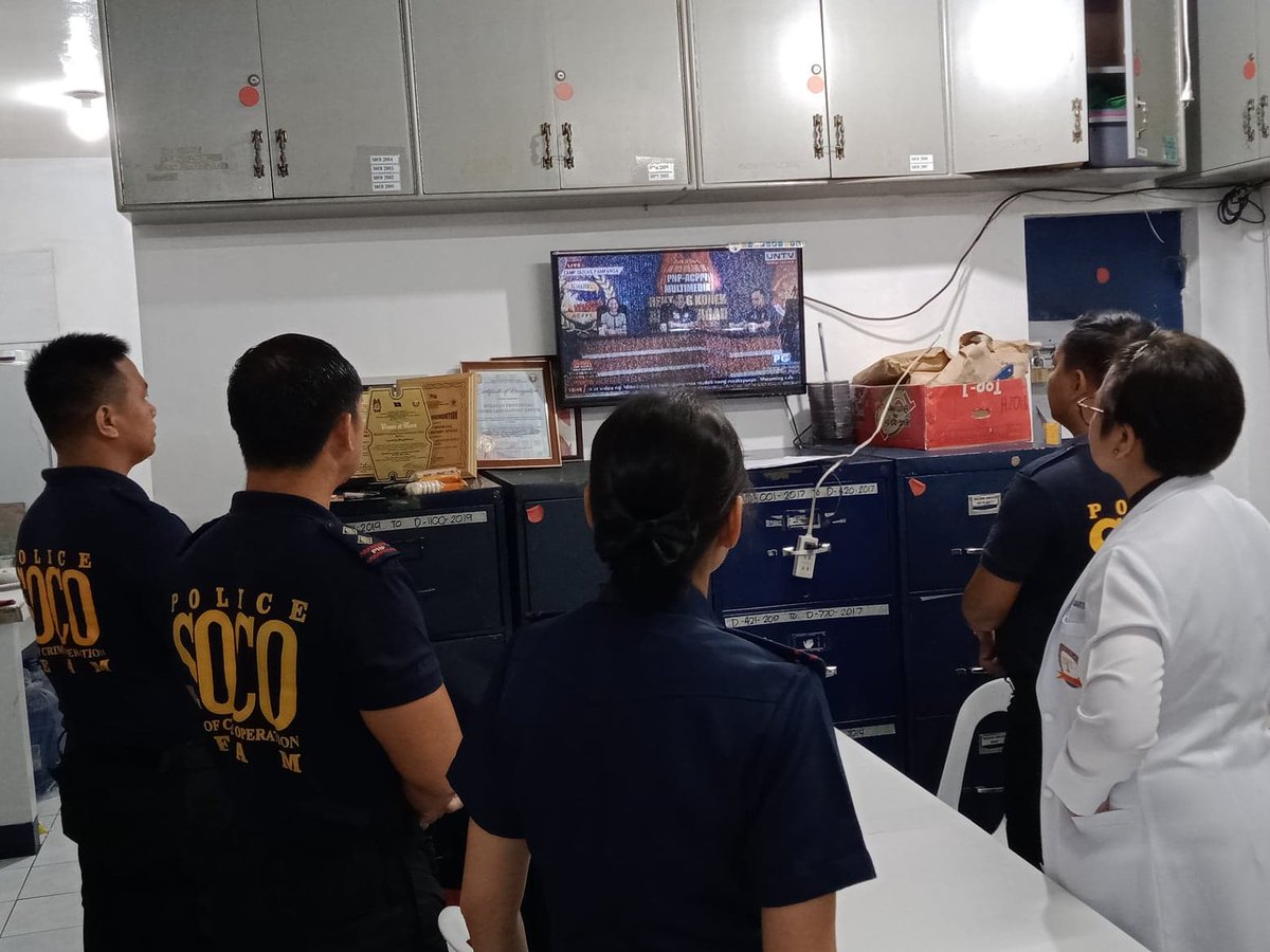 BulacanCrimeLab's tweet photo. Bulacan PCLO personnel while watching the PNP Public service program “REKTANG KONEK-AKSYON AGAD which is aired on UNTV every Monday to Friday from 12:30 PM to 1:30 PM @CrimeLaboratory @rclo_three https://t.co/aPHPR2Pb8z