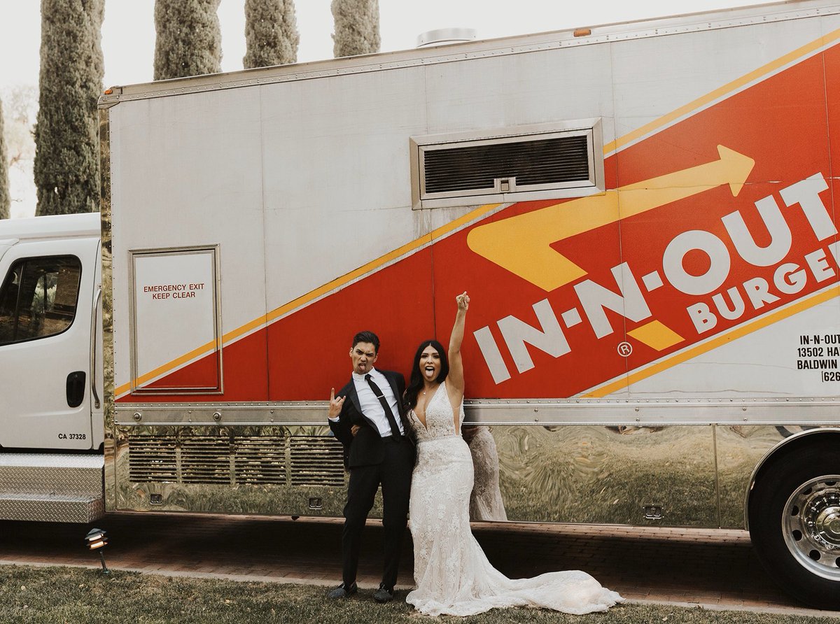 AshleyTella's tweet photo. Hell yea we had IN-N-OUT at our wedding https://t.co/5jpDxo2jVi