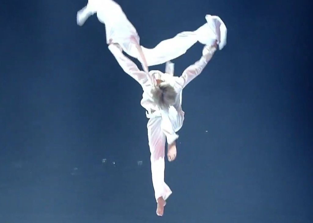 Пак чимин на концерте. Танцы чимина из bts. Чимин бтс. Bts пак чимин. Танцы чимина из bts.