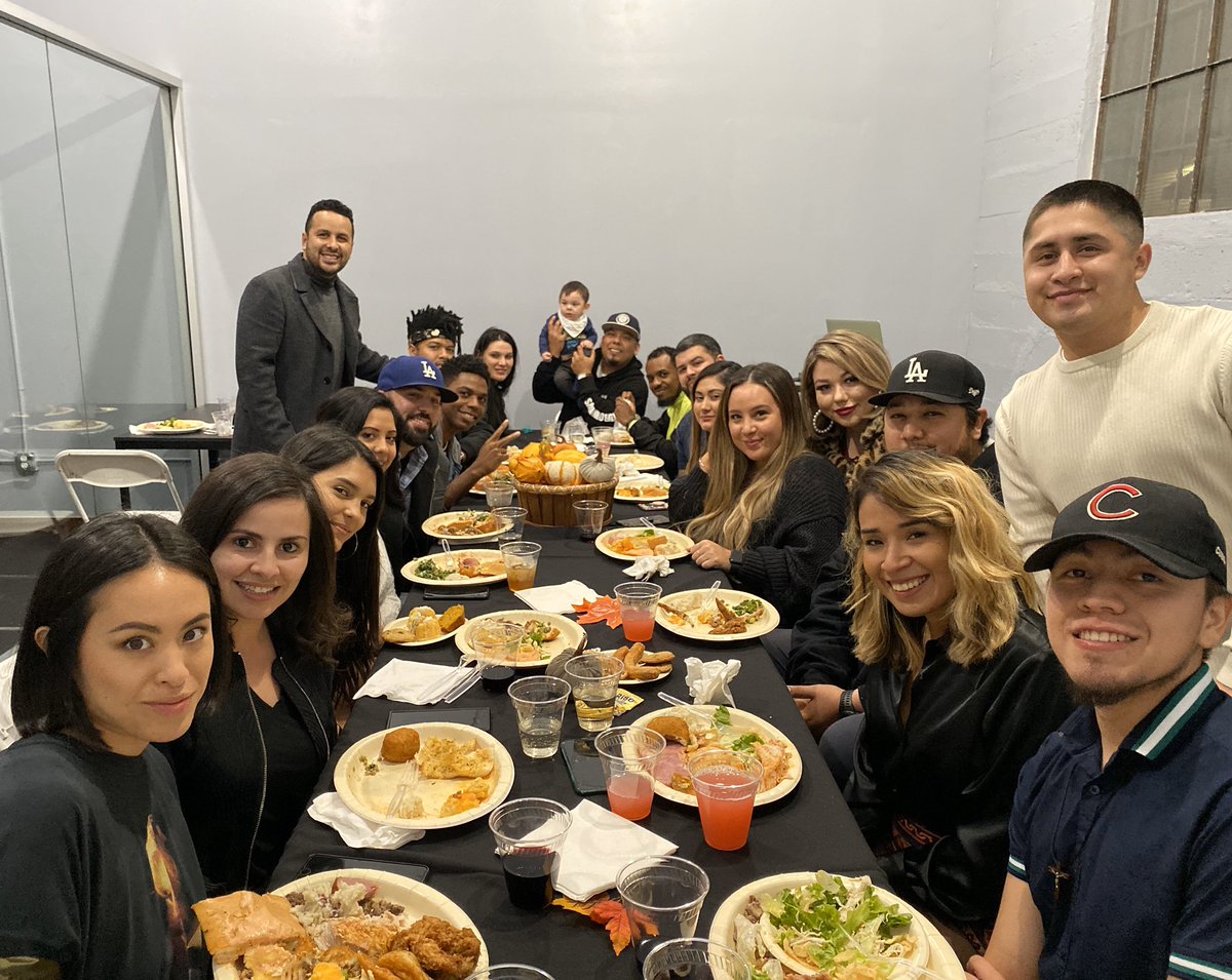 MandoFresko's tweet photo. Bigger team. 💪🏽
Bigger goals. 📈
Bigger blessings. 🙏🏽
@HubwavMedia #Hubsgiving https://t.co/HXqmz5nOCX
