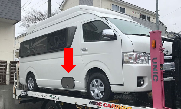 Recvee 人気オプション 外部収納 庫 価格 50 000円税抜 車両の右側側面下部に装着可能な 室内とは隔離されたfrp製の収納庫 ゴミ袋やあまり使わないモノを収納 できます ディーゼル車 軽キャンピングカー 一部車種を除く キャンピングカー