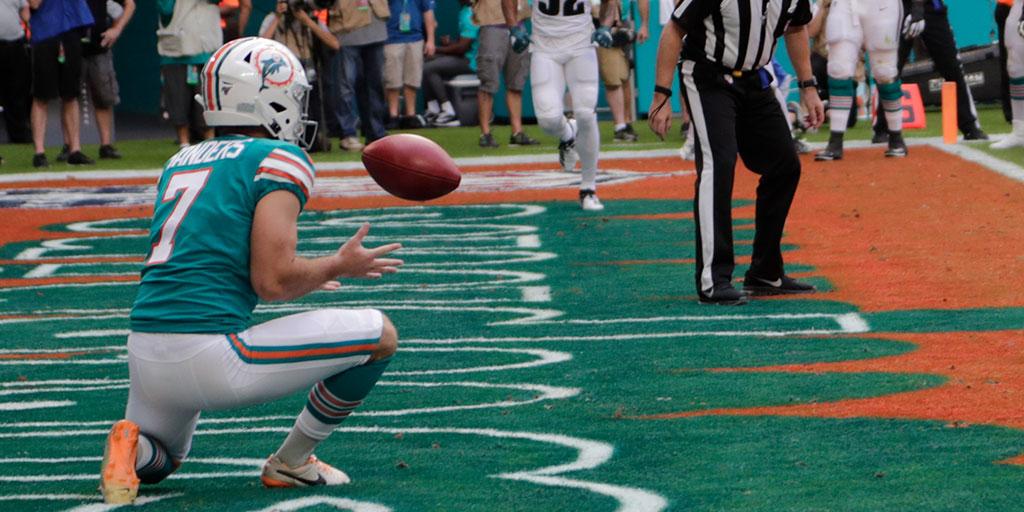 NFL on Twitter "The ultimate fake field goal. The MiamiDolphins pulled off the punter to