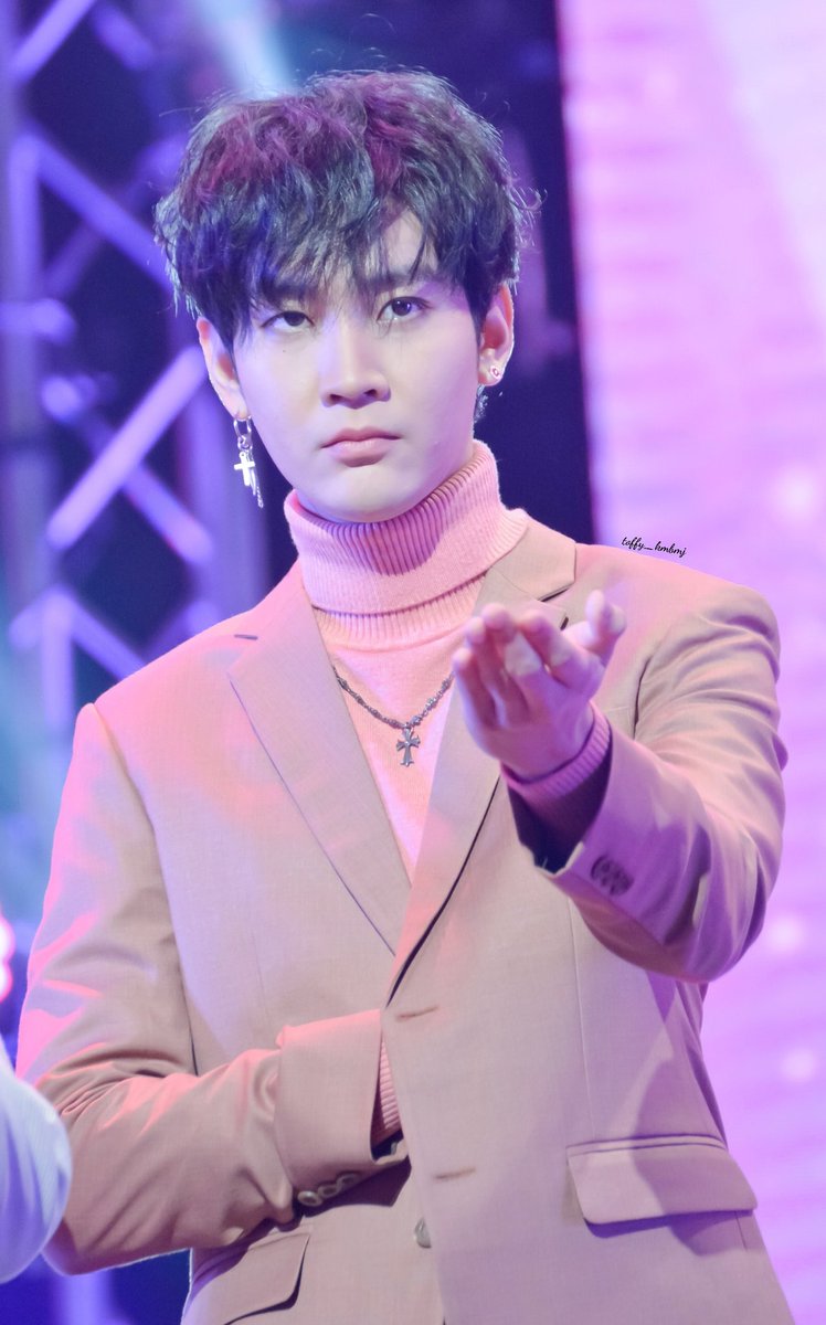 toffy_kmbmj's tweet image. ก็ยังเป็นเธอ..😝😋😋
#ขุณขิมมอญ
#ปารูปให้คิมเซฟ
#Superboyprojectfinalweek