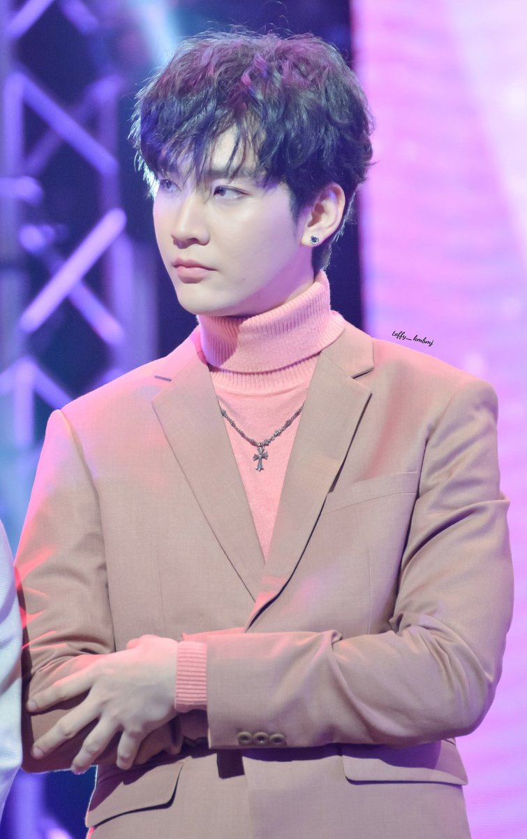 toffy_kmbmj's tweet image. ก็ยังเป็นเธอ..😝😋😋
#ขุณขิมมอญ
#ปารูปให้คิมเซฟ
#Superboyprojectfinalweek