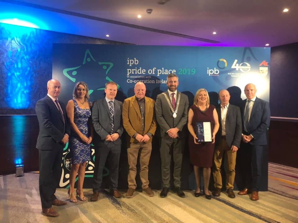 At the Pride of Place Awards in Kilkenny recently with finalists Courtmacsherry Harbour Festival, Beara Tourism, Boherbue Tidy Towns and Ballinhassig village.
Well deserved win for Courtmacsherry &amp; the 7 heads community 🏆🏆🏆👏👏👏