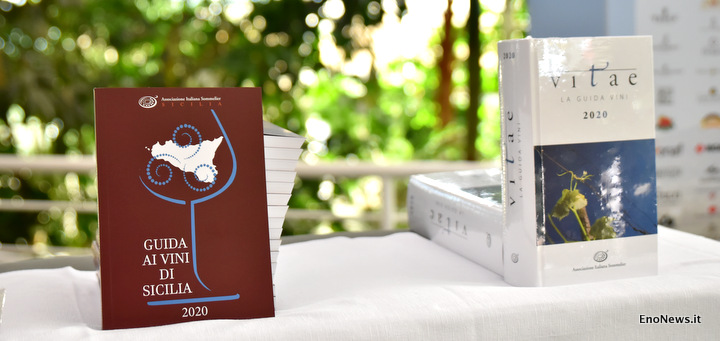 Boom di partecipanti e visitatori: grande successo per la presentazione della "Guida ai vini di Sicilia 2020" - is.gd/yqbjIj
#AisItalia, #AisSicilia, #eccellenzesiciliane, #Etna, #guidaaissicilia2020, #Guide, #Sicilia, #winelovers