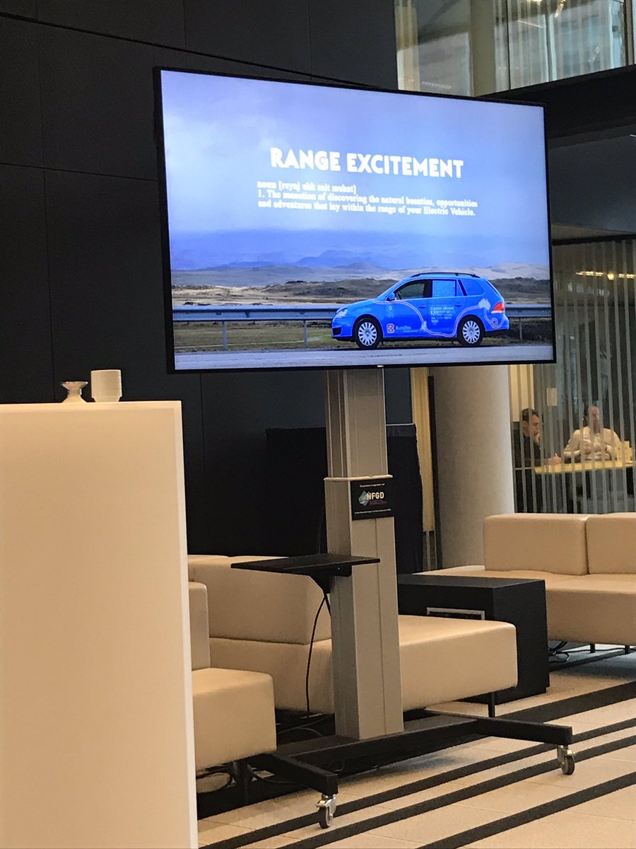 lvandenaarsen's tweet image. @KISIenW lunchlezing van ons eigen Behavioural Insights Team en Duurzame mobiliteit met @WiebeWkkr die met zijn @PlugMeIn_app duurzaam elektrisch rijden in de praktijk wilde laten zien. Met couchsurfing en crowdfunding dus via opladen in Scandinavië naar Sydney in de #bluebandit