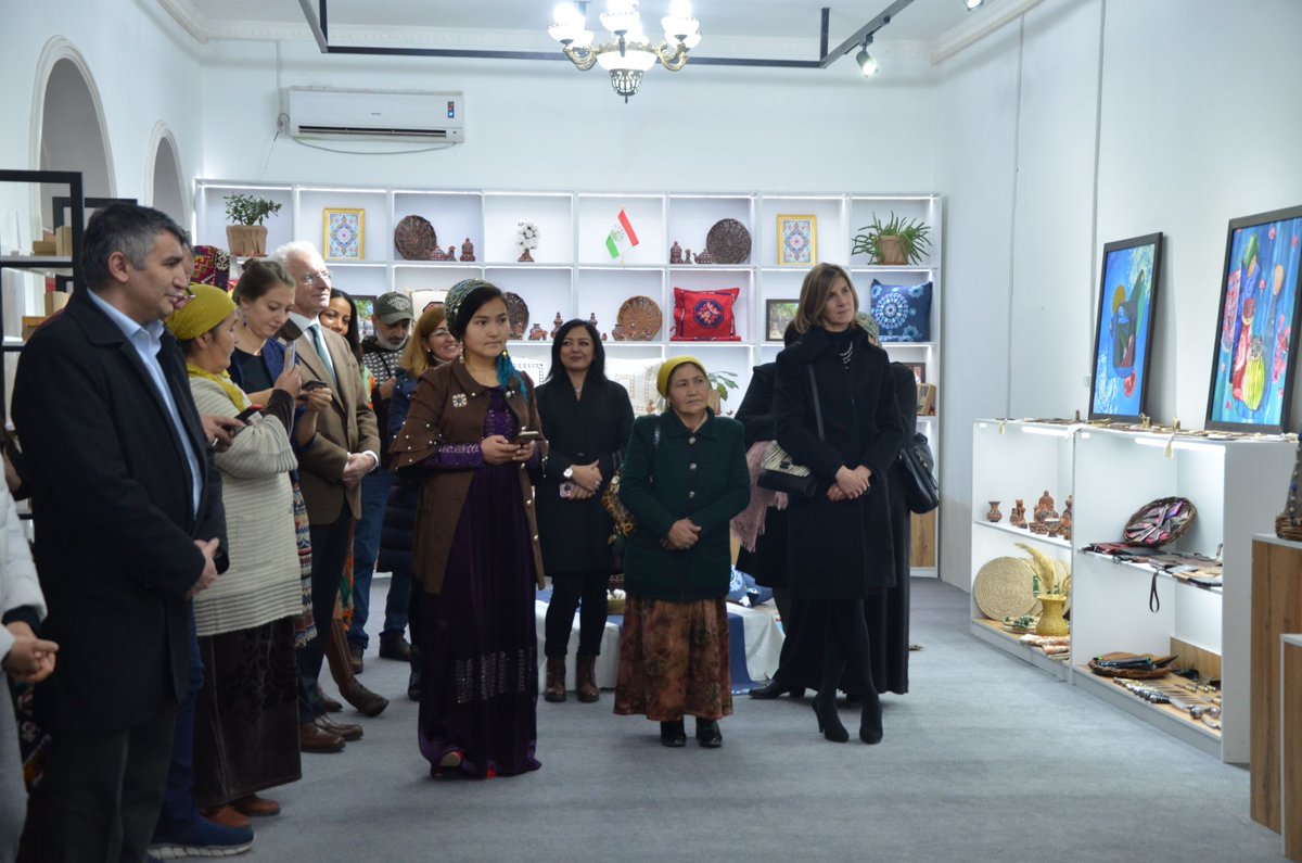 🤝To support the development of Tajikistan's creative sector 🇬🇧 embassy Dushanbe sponsored the establishment of the ✅National Handicrafts & Tourism Development Centre in Dushanbe aimed at creating more jobs and empowering women in 🇹🇯
#16Days #development #creativityisgreat