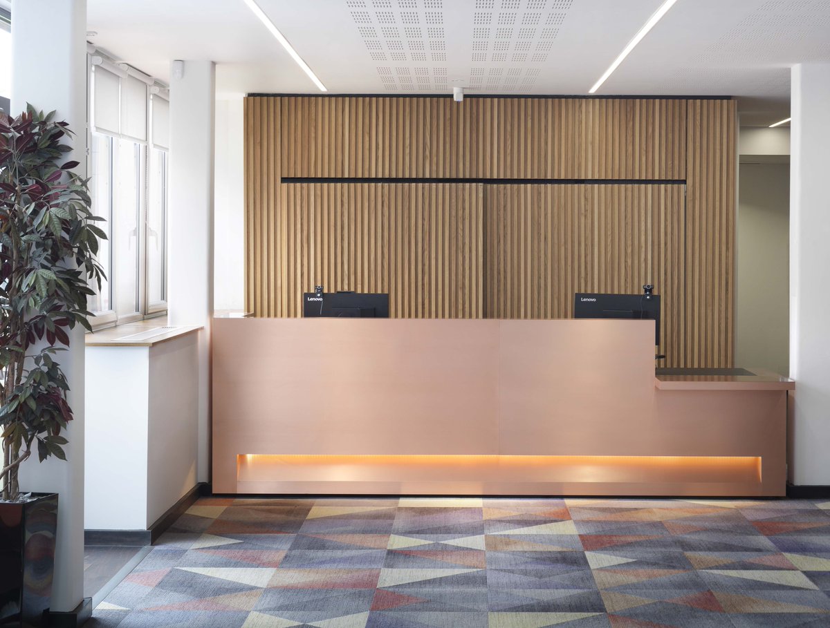 The modularity of Isomi furniture gives a tailored made feel to any space. This iteration of the Blok desk in copper was configured to sit perfectly in this project.

isomi.com/products/blok-…

#industrialaesthetic #copperfurniture #modularfurniture