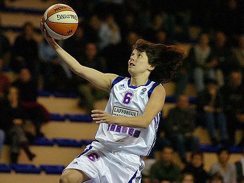Cette après-midi nous avons l'honneur d'accueillir <a href="/Lauresavasta/">Laure savasta</a>, ancienne championne #WNBA de basketball... l'équipe basket ISEG êtes-vous prêtes ??? 🤪

#SMNT2020 
#Toulouse 
#exceptionnelles 
#basketball 
#coach