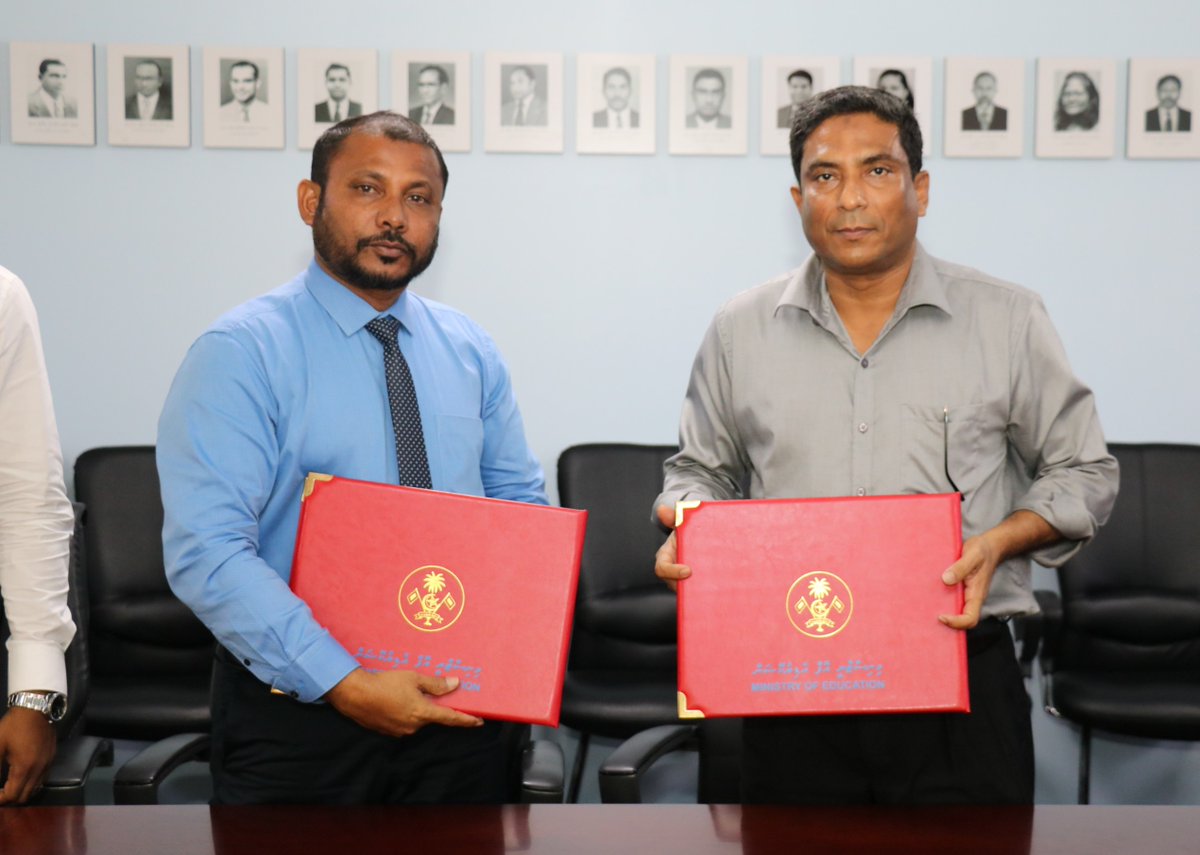 Ministry of Education (@moedumv) on Twitter photo ގއ.ގެމަނަފުށި ސްކޫލްގައި 10 ކްލާސްރޫމް އަދި ހދ.ނޮޅިވަރަމް ސްކޫލްގައި 06 ކްލާސްރޫމް އިމާރާތްކުރުމުގެ ކޮންޓްރެކްޓްގައި ސޮއި ކުރުން
<a href="/aisthly/">Aishath Ali</a> ގއ.ގެމަނަފުށި ސްކޫލްގައި 10 ކްލާސްރޫމް އަދި ހދ.ނޮޅިވަރަމް ސްކޫލްގައި 06 ކްލާސްރޫމް އިމާރާތްކުރުމުގެ ކޮންޓްރެކްޓްގައި ސޮއި ކުރުން
<a href="/aisthly/">Aishath Ali</a>