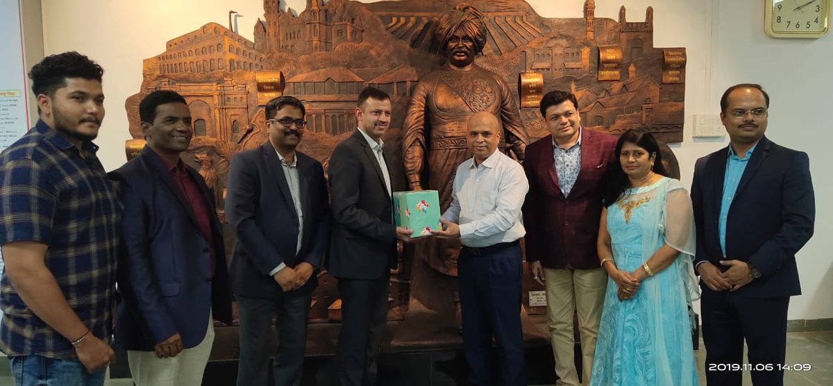 #Amway through its Direct Sellers extended support to 3000 flood affected families in remote villages  of Kolhapur district by distributing Personal Care &amp; Home Care kits. The initiative was acknowledged &amp; appreciated by Mr Daulat Desai, Collector, Kolhapur.

#AmwayIndia #IAmway