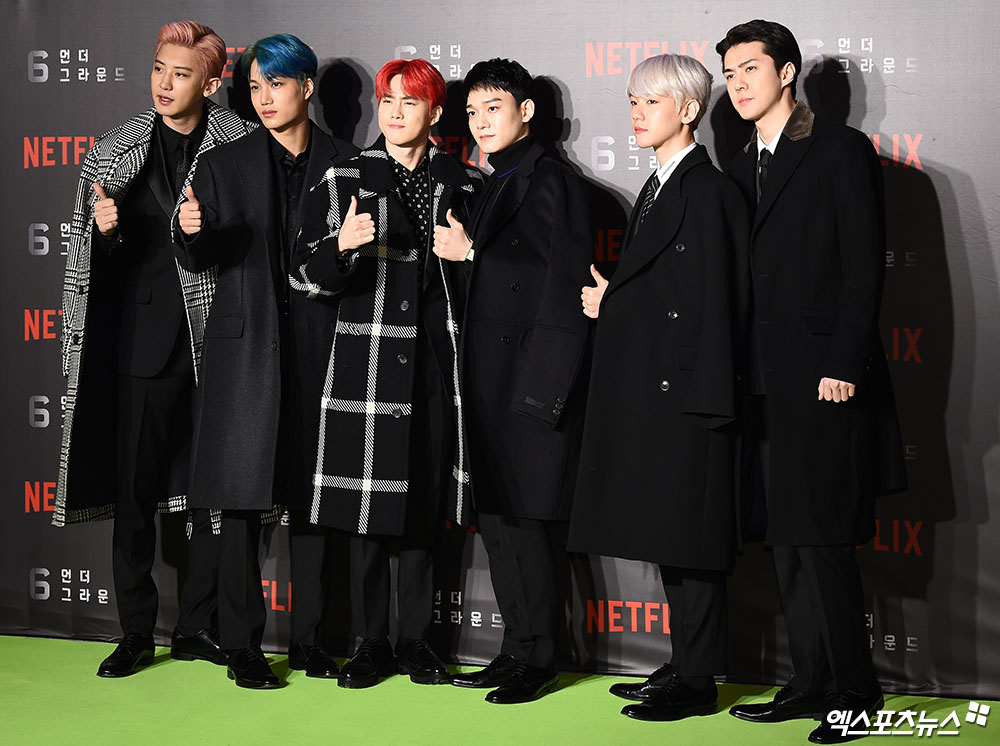 kpopinarab's tweet photo. أعضاء EXO بإطلالة أنيقة وأخاذة من على السجادة الخضراء لحدث الفيلم العالمي "6 Underground" في مدينة سيول.

ويأتي هذا الحدث وسط العروض الترويجية لفرقة EXO مع الألبوم السادس "Obsession"، الذي أظهر نجاحات قويّة منذ إصداره. https://t.co/55lsG4IrEC
