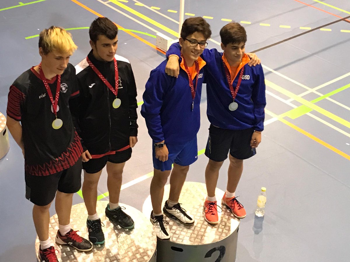 Badgredos's tweet photo. TTR Madrid Sub17 @GSDcdeportivo  #BadmintonGSD Nicolás Les y Gonzalo Sánchez 2° en DOB. MAS. Buen trabajo, chicos! 🏸🏸🏸🏸🏸 https://t.co/m4T0kHBuwh