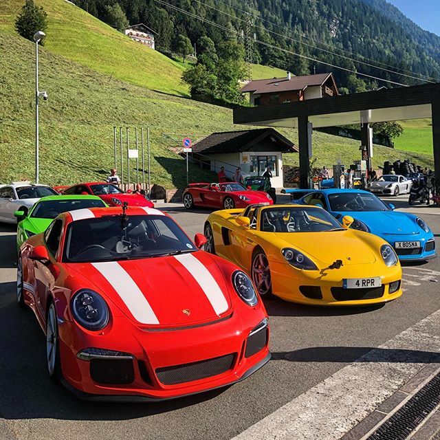 The perfect photo to brighten up a chilly winter morning. #porsche ———————————————————————
#911r #gt3 #gt3rs #gt4 #porschepassion #nobsjustrs #lava #lavaorange #yellow #carreragt #dolomites #mountains #eurohoon #eurohoon19 ift.tt/2sBFy0u