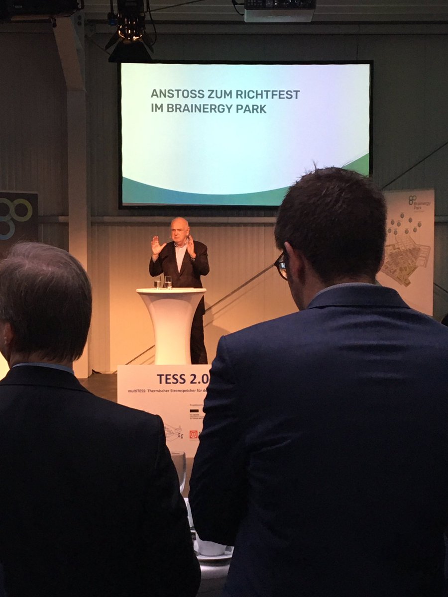 zukunftsrevier's tweet photo. Der @BrainergyP startet durch: Heute Richtfest vom Power-to-Heat-Speicher #multitess - Ein Aufbruch für das #RheinischeRevier - interkommunale Zusammenarbeit von @juelich #Titz @Landgemeinde @niederzier #FHAachen - #Strukturwandel https://t.co/VwmdjNfoPr