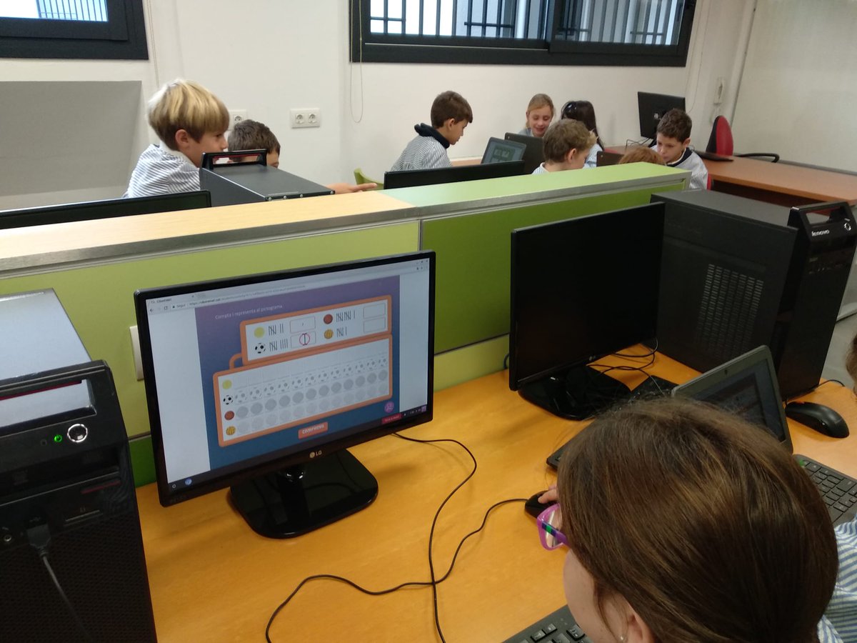 escolaloreig's tweet photo. Treballem les matemàtiques amb #ciberemat #somoreig #3r #primària
@teckmaneducation https://t.co/WryTtMYCdl
