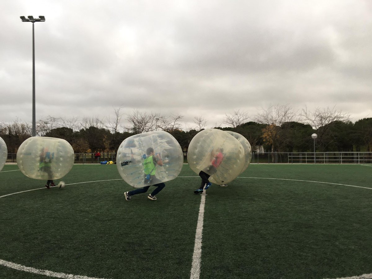 FutbolBubble's tweet photo. En FutbolBubble seguimos acumulando eventos cada fin de semana!! Te vienes!?? 😏
•
•
•
#futbolbubble #bubblefutbol #ocio #fun #madrid #futbolenburbujas https://t.co/w09XjuTvNB