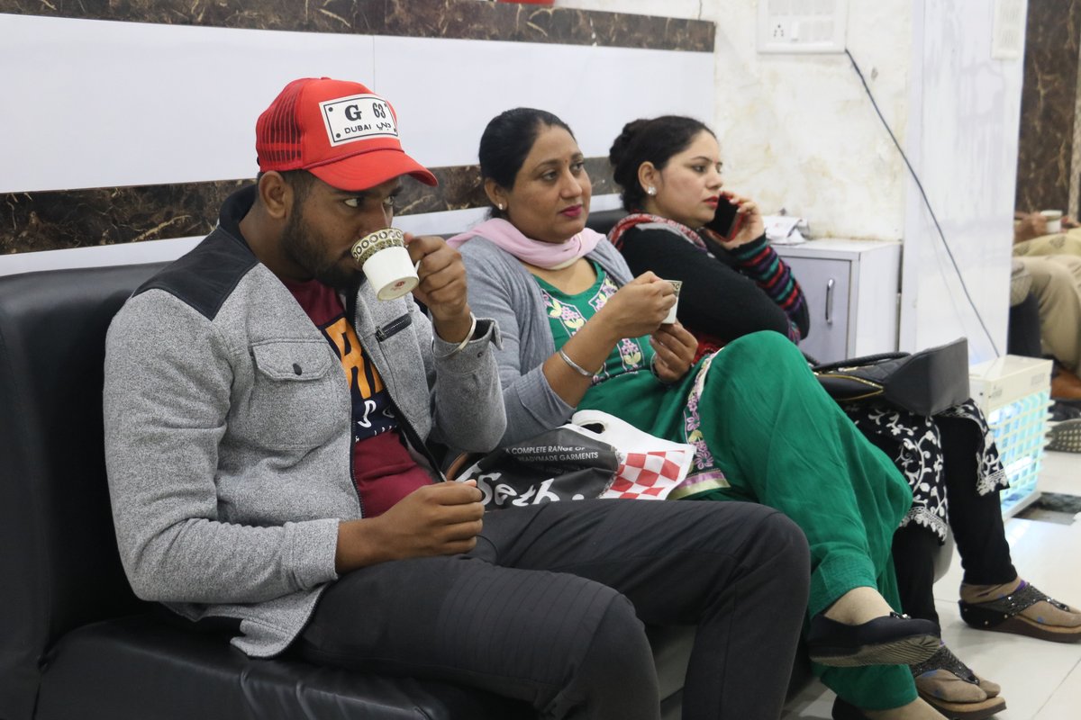 PyramidVisa's tweet image. Here are #glimpses of a pre-departure #session hosted by #CodeCore College at Pyramid eServices Jalandhar branch. We wish the best of luck to all the fortunate #students for their future #endeavours.
📱93566-93566
#PyramideServices #Canada #StudyAbroad #studygram #StudyVisa #Go