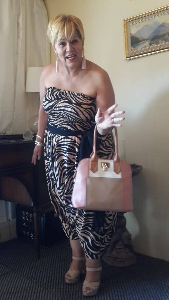 Monday is a state of mind. Put on your positive pants and get stuff done!!!
#magicalmonday #mondaymadness #haremdresspants #dressupanddown #IrisFashions #SouthAfrica #DefineYourself #LoveYourBody #designingandsewing #myowndesigns