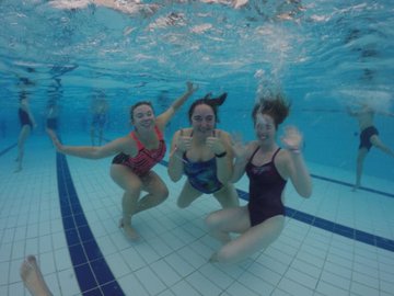 ❎ Session Cancelled ❎

Unfortunately the #DMUactive swimming session TODAY is cancelled but don't worry it will be back next Wednesday (11th) 🙌

🏊♂️Wednesday : 14:30 - 15:30 <a href="/DMUleisure/">DMU Leisure Centre</a>

Apologises for any inconvenience caused!