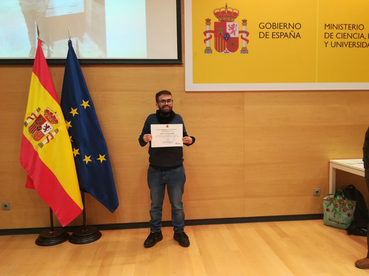 Luisma Escudero (@lmescu) on Twitter photo Pues estamos muy muy contentos en el <a href="/scu_lab/">ScuLab</a> porque nuestro Carlos Capitán (Charlie) de <a href="/unisevilla/">Universidad de Sevilla</a>, <a href="/ibis_sevilla/">IBiS</a>, ha ganado el premio <a href="/Fundacion_ONCE/">Fundación ONCE</a> en el Certamen Nacional Arquímedes de <a href="/CienciaGob/">Ministerio de Ciencia, Innovación y Universidades</a>.
Enhorabuena!!!!! Pues estamos muy muy contentos en el <a href="/scu_lab/">ScuLab</a> porque nuestro Carlos Capitán (Charlie) de <a href="/unisevilla/">Universidad de Sevilla</a>, <a href="/ibis_sevilla/">IBiS</a>, ha ganado el premio <a href="/Fundacion_ONCE/">Fundación ONCE</a> en el Certamen Nacional Arquímedes de <a href="/CienciaGob/">Ministerio de Ciencia, Innovación y Universidades</a>.
Enhorabuena!!!!!