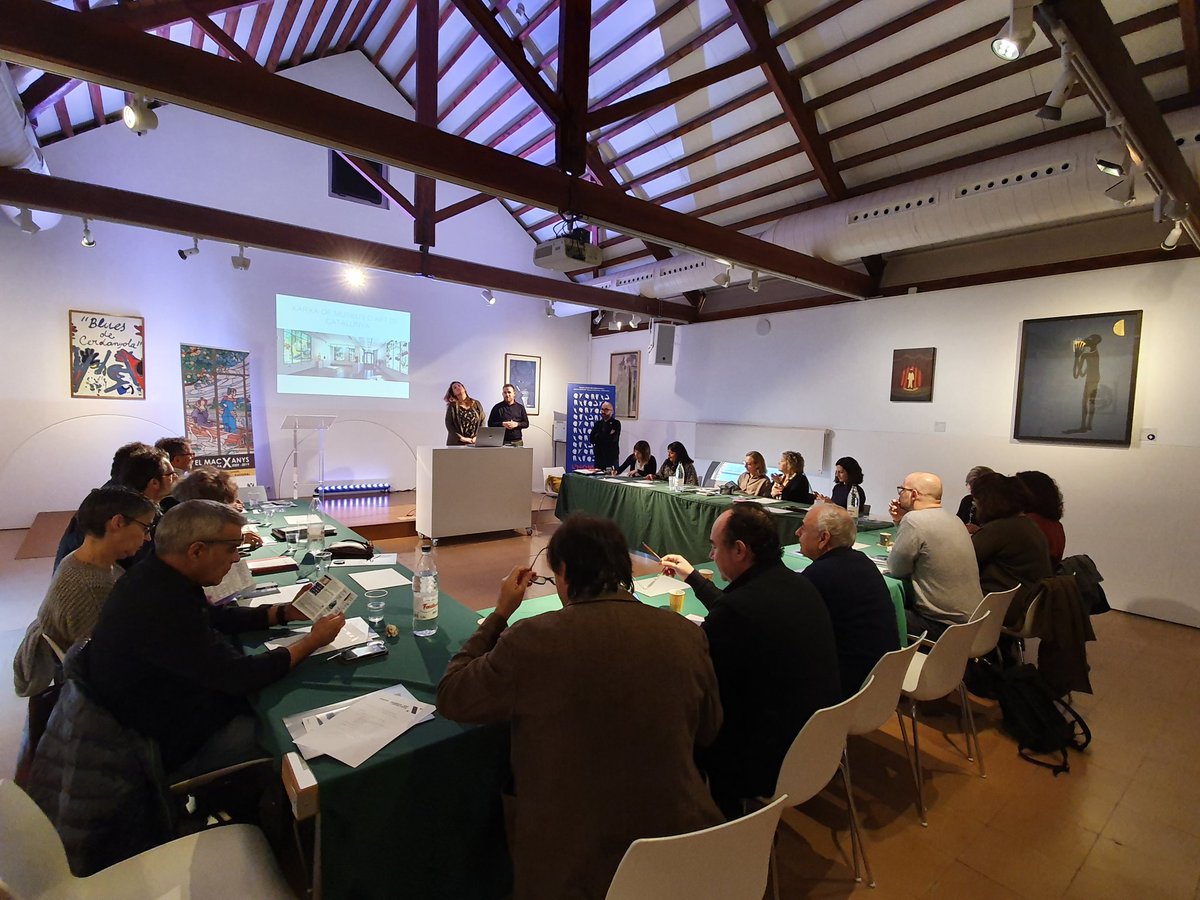 Cerdanyola's tweet photo. Avui el #MACdv acull una reunió de la Xarxa de Museus d'Art de #Catalunya L'alcalde @carloscordonn i la regidora de Cultura @RiveraPepi han saludat a les persones reunides, desitjant-los una molt bona feina. #Cerdanyola https://t.co/hIZw4vBM3A