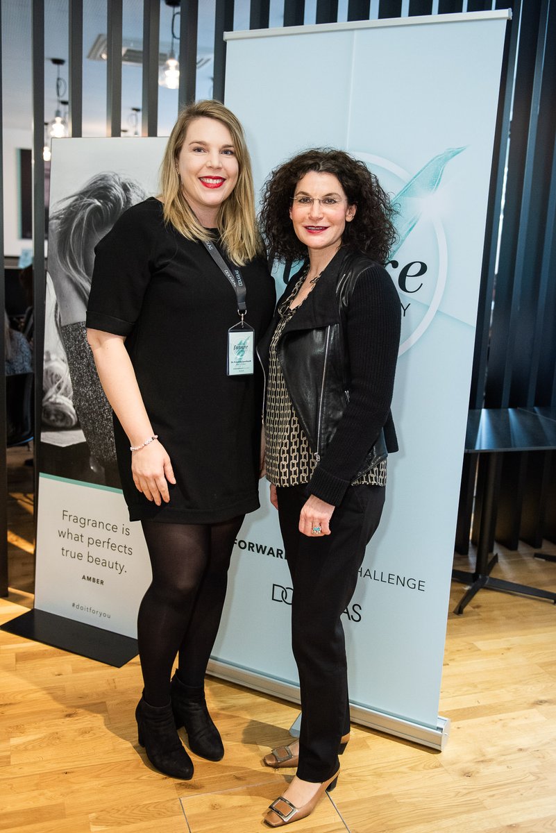 TMuellerDouglas's tweet image. Congratulations to @aveandedam and @beautyself_de! 2019 winner of the #FORWARDBEAUTYChallenge! The #Douglas team and me are thrilled to partner with such an impressive team!