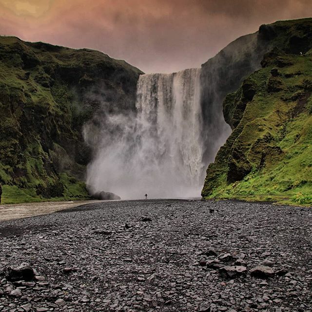 MyriamB06's tweet photo. Douche froide
#waterfall #islande #iceland #seljalandsfoss #foss #chutedeau #cascade #landscape #earthcapture #earthpix #natgeoyourshot #visualsofearth https://t.co/qqk9nJHgSm https://t.co/INfyDZPWbR