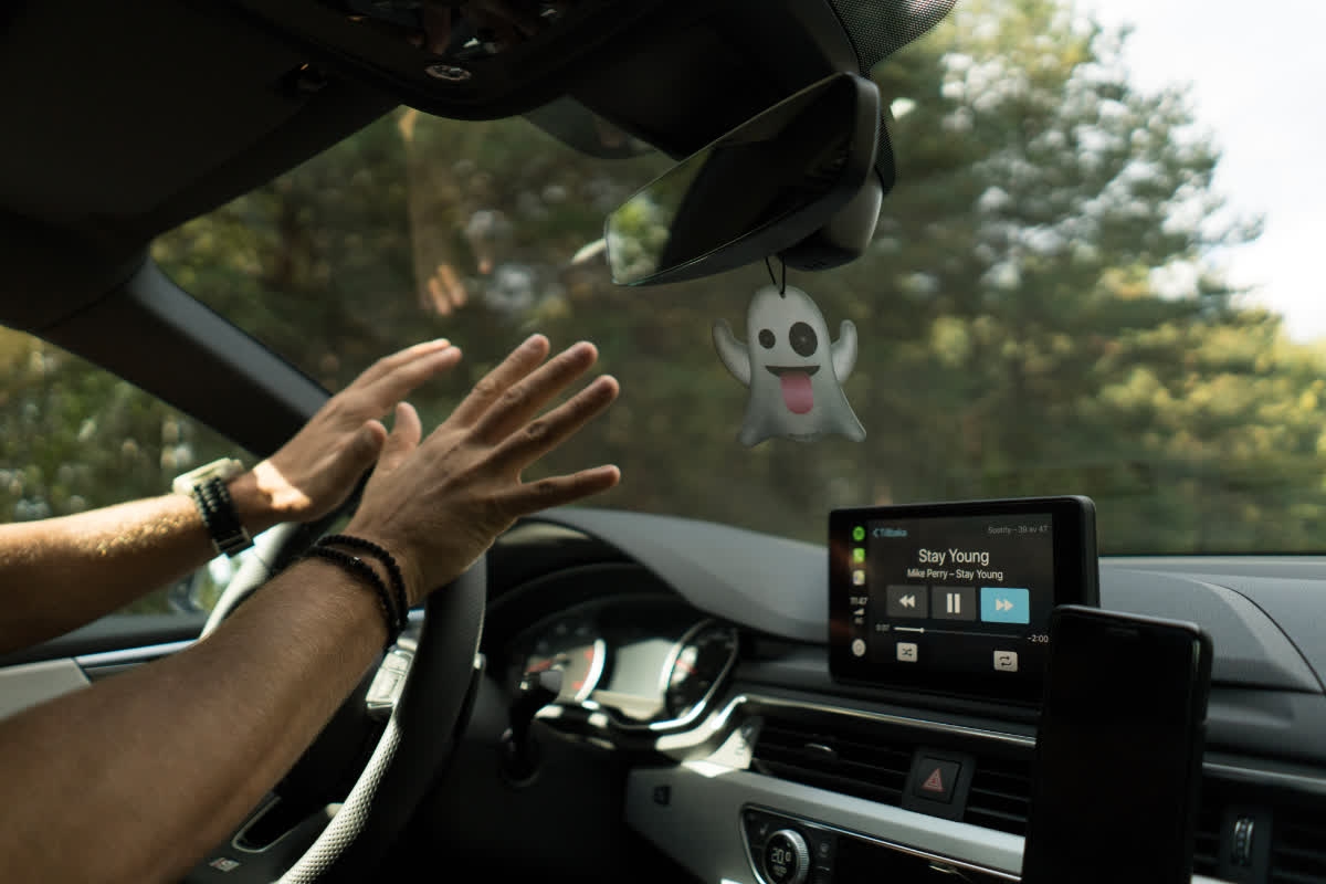EmojiFresh's tweet photo. Boo! Don’t scare people away from your smelly car.

Get this ghost to ensure your passengers and yourself enjoy its fruity orange scent. 

https://t.co/DxDvyxTIuo

#EmojiFresh #Emoji #Emojis #Emoji #SuperCarsOfLondon #STG #Yiannimize #SOL #EmojiMasks https://t.co/v7Nf0gDP4F