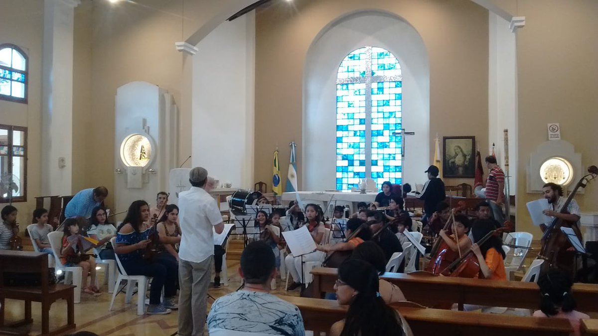 La orquesta Martha argerich  cerrando el año en iglesia aparecida de vaqueros <a href="/UrtubeyJM/">Juan Manuel Urtubey</a> <a href="/aniberruezo/">analia berruezo</a> <a href="/fguillesaavedra/">GUILLERMO SAAVEDRA</a> <a href="/artydance23/">Gilda Rodríguez</a>