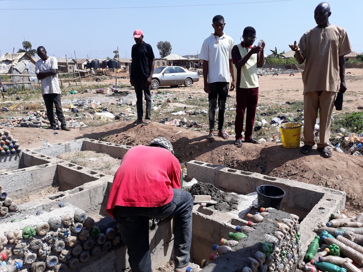 ideenigeria16's tweet image. Passerby's asking with amazement what is going on at #Eco-Toilet Construction Site in Tudun-wada Lugbe
#EndingOpenDefecation
#ClinateAction
#CleanNigeria