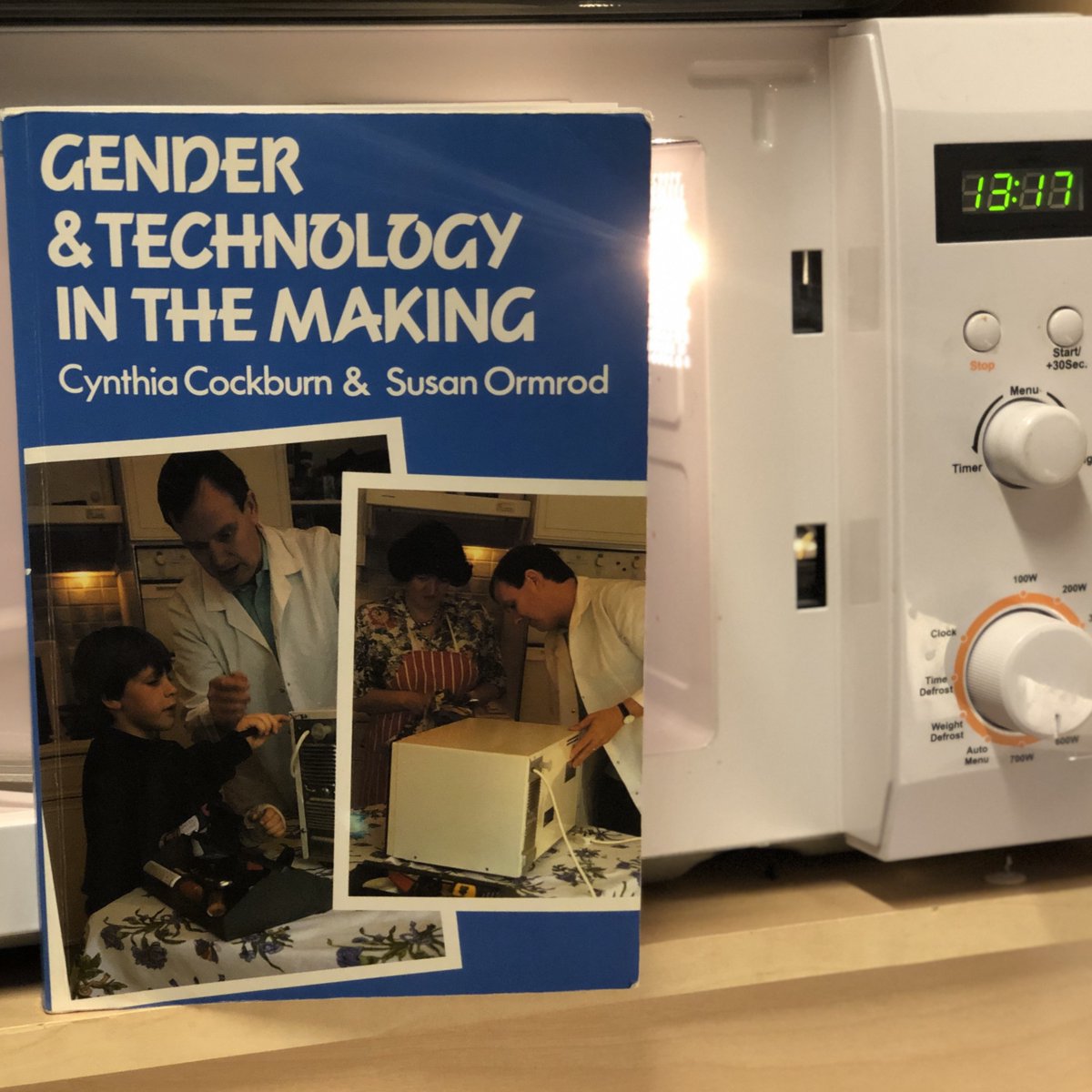 "The microwaves were designed by men, for a man, without taking into consideration the woman and her cooking." 
Cockburn &amp; Ormrod's 1993 book "Gender &amp; technology in the making" gave me new insights about microwaves – and how technology can be gendered.
 3/#52booksYear📚