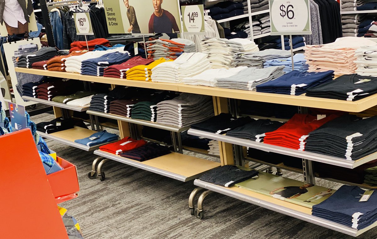 AmaebiOriT3382's tweet image. Getting those #Goodfellow tees and Henley  folds back crisp 🥓and sizzling 🔥🔥🔥after the busy Black Friday weekend. #t2840 #theValley #crispfolds #targetstyle #folds #standards @HerbertMarkows1 @StefaneeM