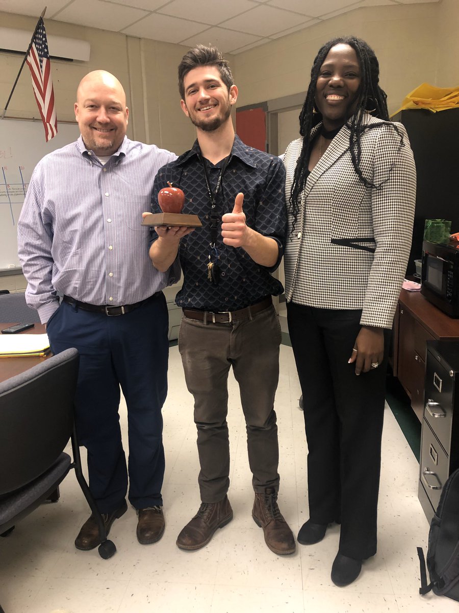 McCleskey_MS's tweet photo. 🍎Congratulations to Mr. Foster, McCleskey Science Teacher, for receiving the Polished Apple Award. Mr. Foster is a former student and epitomizes what it means to be a Dragon! 🐲👍 https://t.co/j4XxucOsTY