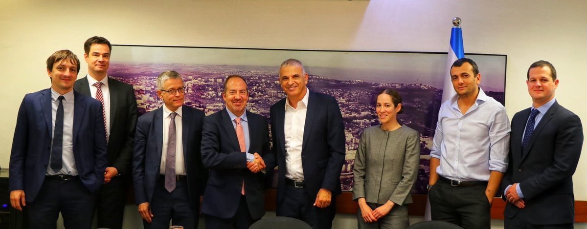 ישיבת עבודה עם צוות המחקר של ה-OECD שהגיעו לישראל לפגישות לקראת סיום הדו"ח השנתי על כלכלת ישראל. 
לשימור:
✅צמיחה גבוהה
✅התייצבות מחירי הדיור
✅איתנות פיסקלית
✅צמצום אי השוויון בשנים האחרונות
לשיפור:
✖עומס בכבישים
✖שילוב אוכלוסיות בכלכלה
✖ביורוקרטיה
✖צפיפות הולכת וגדלה