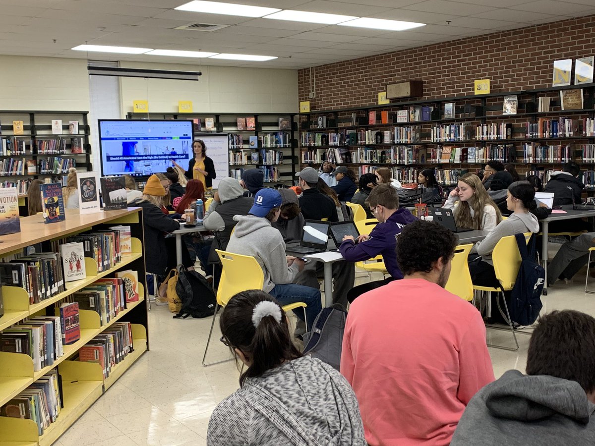 Sarah__Spence's tweet photo. @Hall_Pride ❤️s @PHGatorsLibrary Our adaptable Mrs. Adams combined Gr 12 Eng classes for instruction! #fulllibrary #fullengagement @cturnerteacher @CraigTReed_PHHS https://t.co/3WgZqANt0h