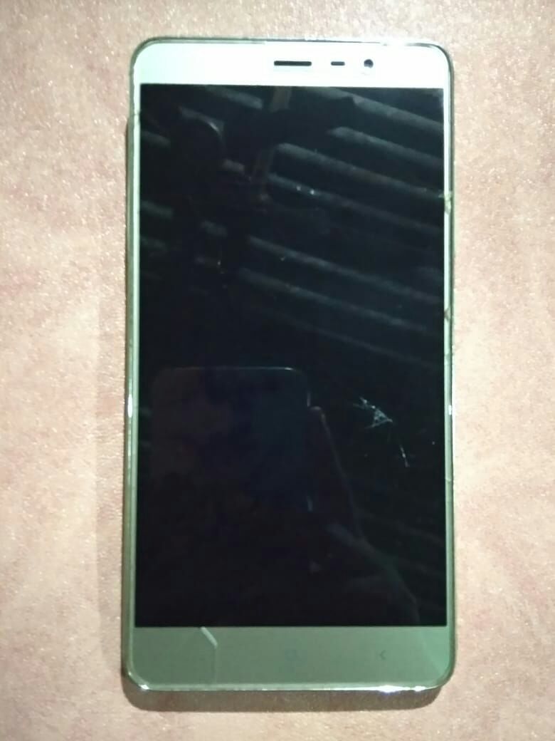 JaydipGhosh4's tweet photo. Almost 3.5 years still perfectly working. Who never saw the light of service center. My Redmi Note 3 never let me down. Perfect ex. of #QualityWithMi
@manukumarjain @hawkeye @r0user @bhavyamaniar @Nisar_1987 @rohitghalsasi
Still as good as new. My 1st love RN3 ๐๐ https://t.co/iSaZBPNKyC