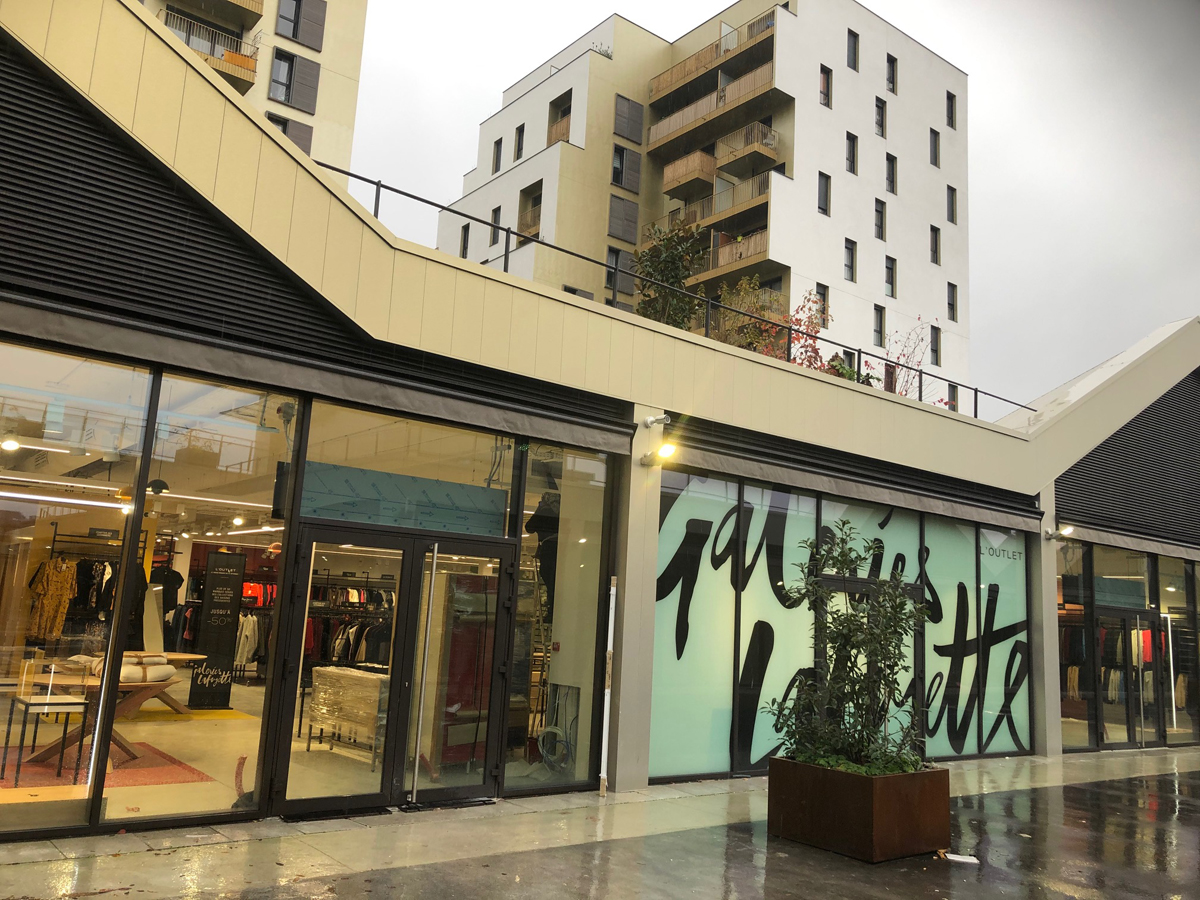 styliqueParis's tweet photo. Ouverture prochaine du premier magasin Outlet des Galeries Lafayette dans le centre commercial Paddock de #Romainville. Notre équipe Retail est particulièrement ravie d'y avoir contribué ! https://t.co/yWi77xb1JH