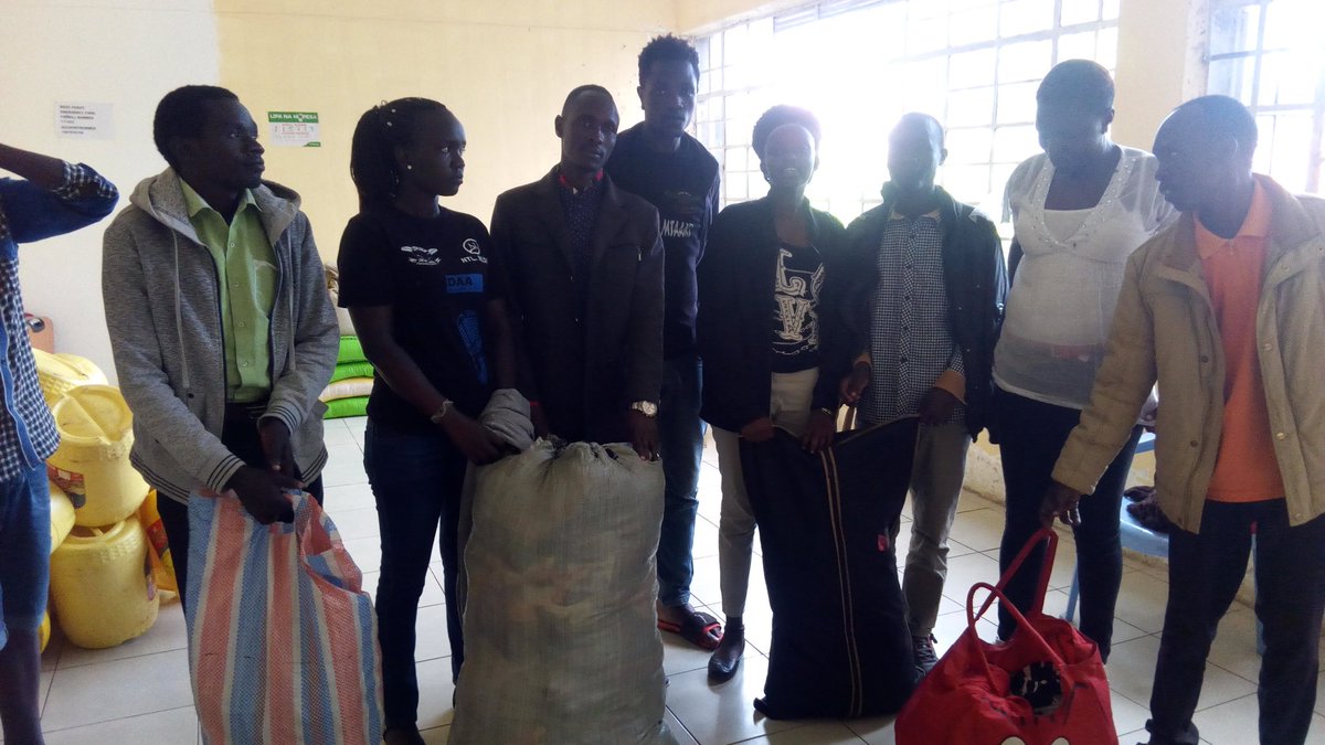 TheMobkenya's tweet photo. Women and children are the most vulnerable group when disaster strikes. They find it hard  surviving in camps following the recent #PokotLandslides.
Thisevening,@TheMobkenya and @DREAMSALIVEAFR1  shared their donation to the affected families  through mnagei collection point. https://t.co/en5pbzsLg9