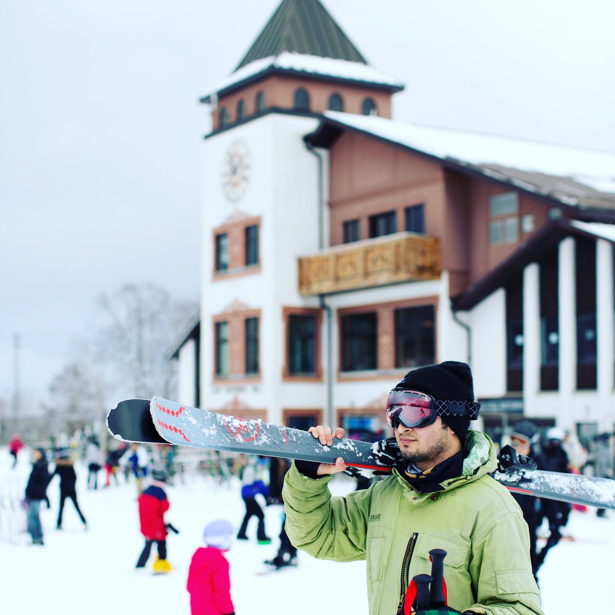 MtStLouis's tweet photo. Cyber Monday Lift Ticket Sale today 
Snow Report Dec2
https://t.co/X4Kw2E7TZT
Fresh snow 8cm overnight
Base35cm-65cm
9am-4:30pm
#MachineGroomPowder
16Slopes
3Lifts
2TerrainParks
.
.
.
#gowherethesnowis 📸cred: @davidstewartmedia https://t.co/ntvJp7BsVF