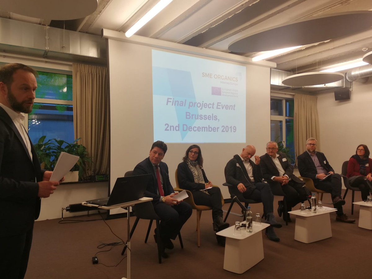IntiaSa's tweet photo. Evento Final  @SMEorganics
▶️  El evento se cierra con dos paneles de discusión. El primero centrado en las experiencias de los socios del proyecto con respecto al papel de la cooperación interregional, moderado por Eric Gall, Gerente de Políticas de la UE de @IFOAMEU https://t.co/dkPvziTtZw